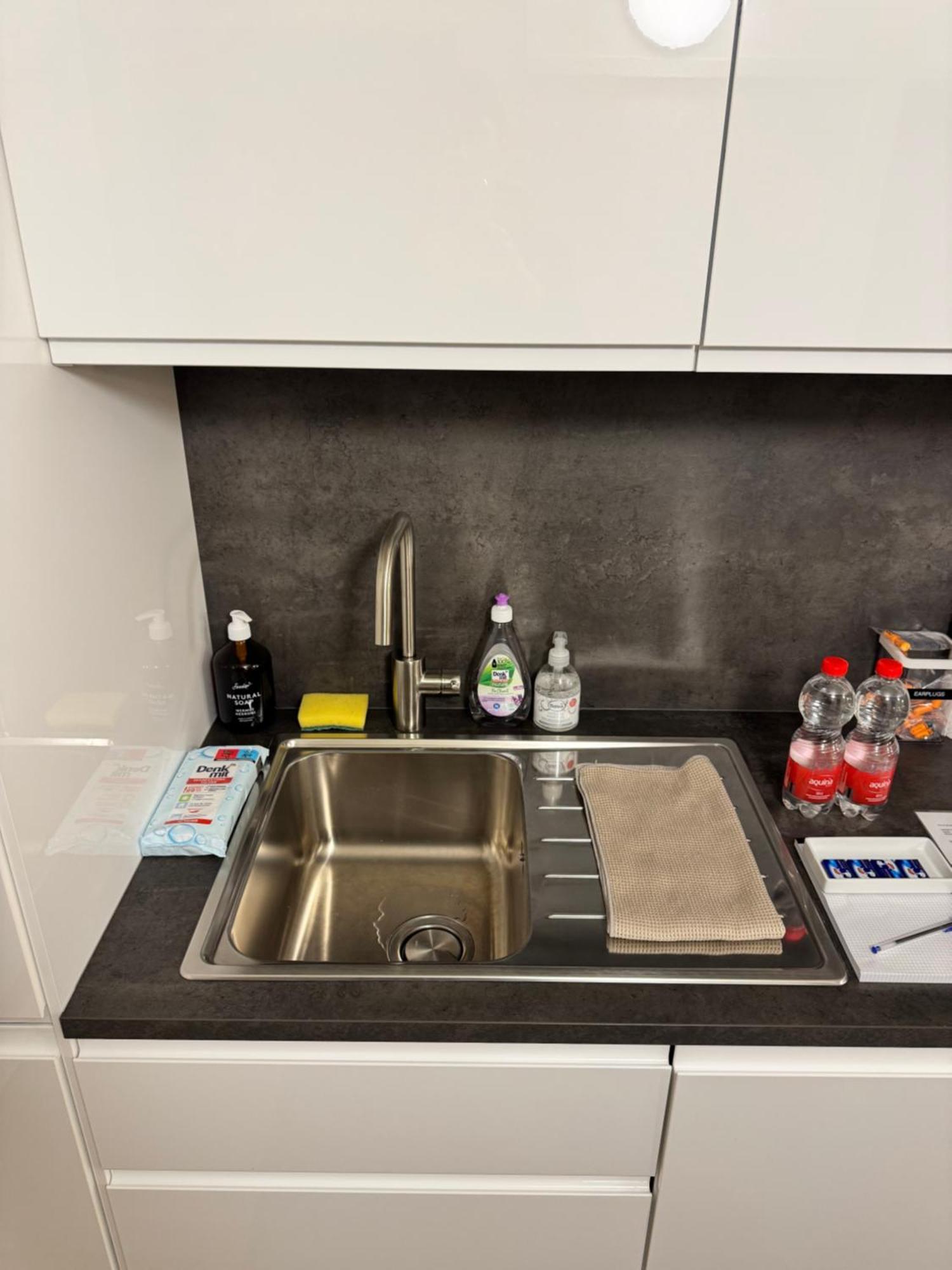 Cozy City Center, 4 Bedroom- 120Sq, 5Min Walk To Main Station Basel Eksteriør bilde
