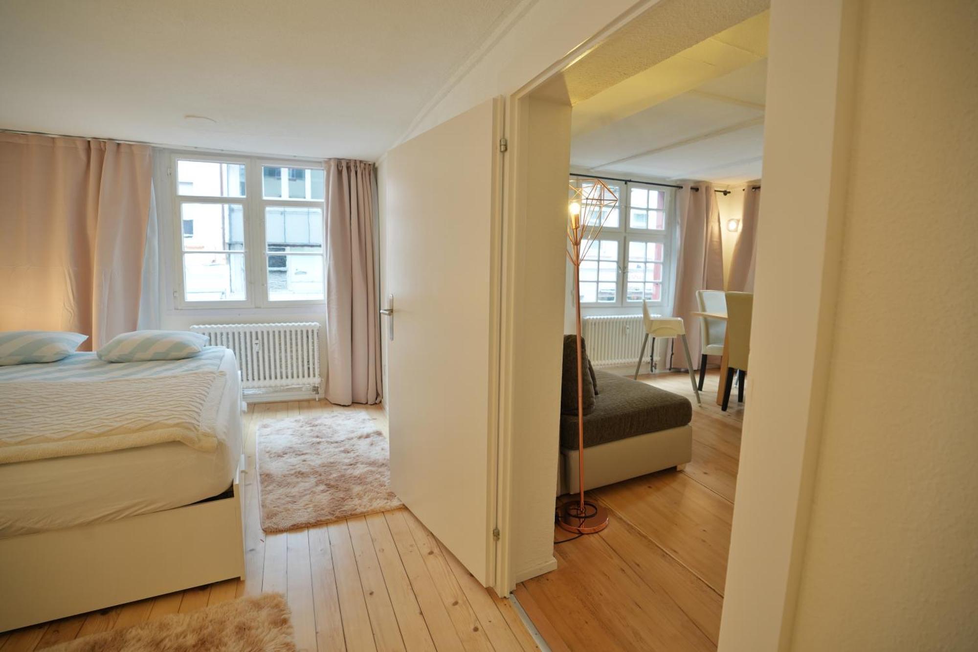 Cozy City Center, 4 Bedroom- 120Sq, 5Min Walk To Main Station Basel Eksteriør bilde
