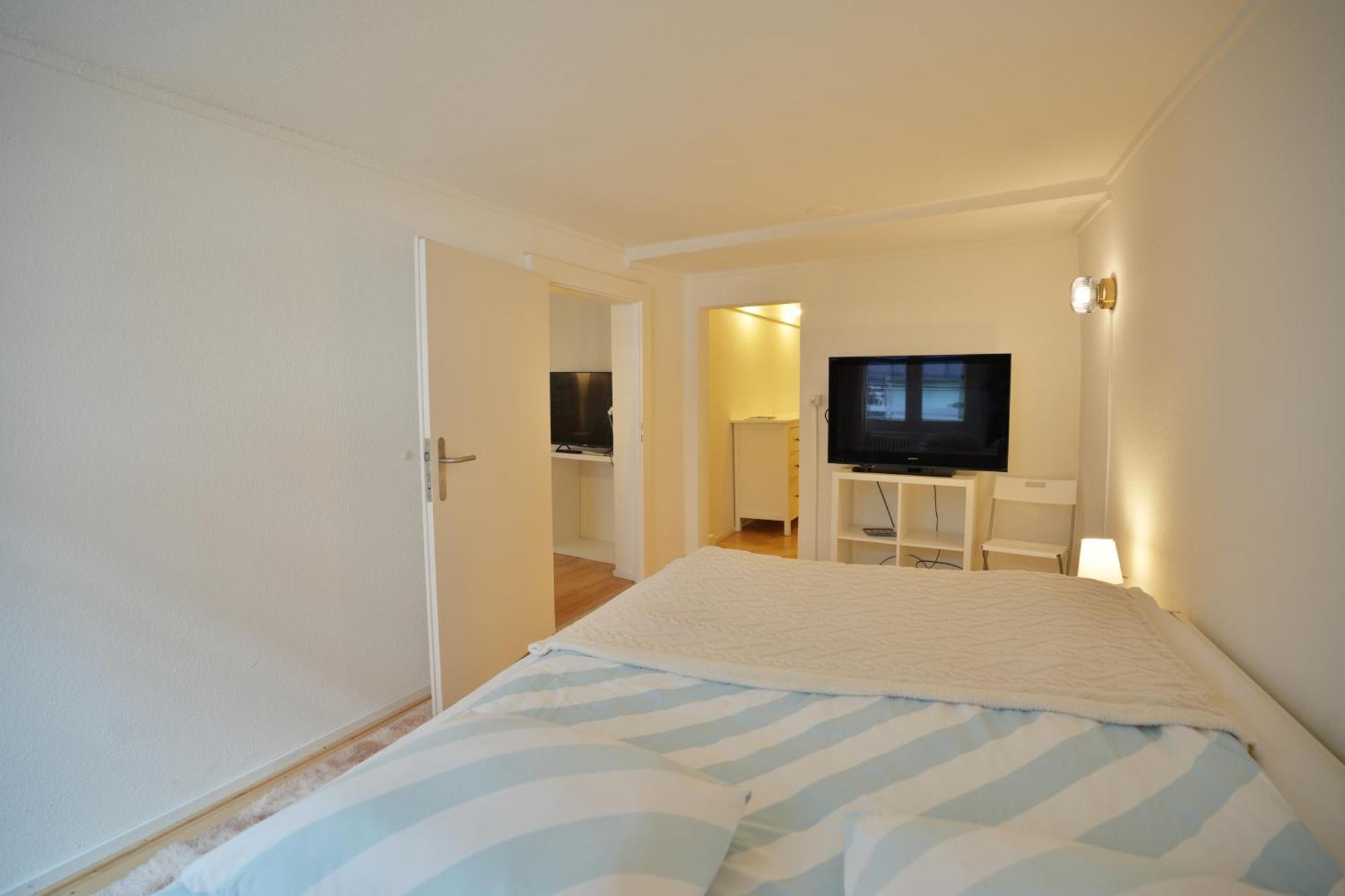 Cozy City Center, 4 Bedroom- 120Sq, 5Min Walk To Main Station Basel Eksteriør bilde