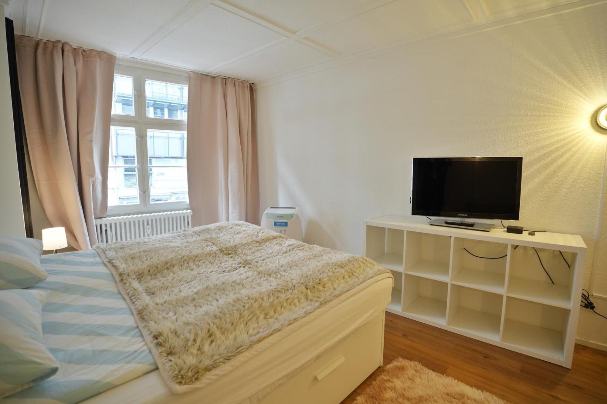 Cozy City Center, 4 Bedroom- 120Sq, 5Min Walk To Main Station Basel Eksteriør bilde